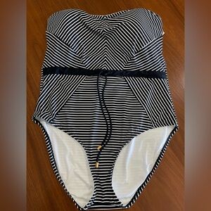 La Blanca  One-Piece Swimsuit - 16w black/white/gold